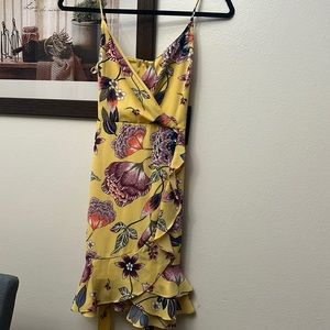 City Studio Womens Juniors Sleeveless
Floral Mini Dress Yellow